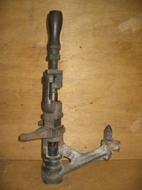 Pump and piston